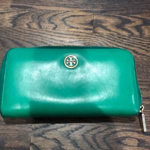 Tory Burch Robinson Zip Wallet